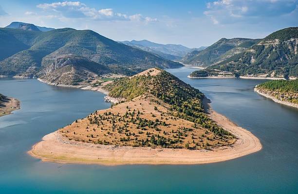 istock Meanders of dam Kardjali, Arda river in Bulgaria 637301878