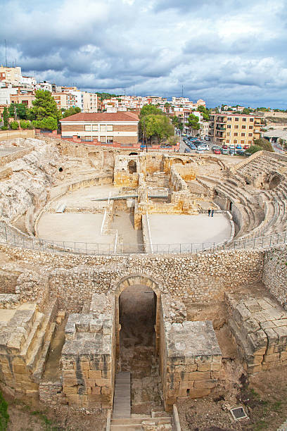 ローマ円形劇場の遺跡、タラゴナ、スペイン - archeologie ストックフォトと画像