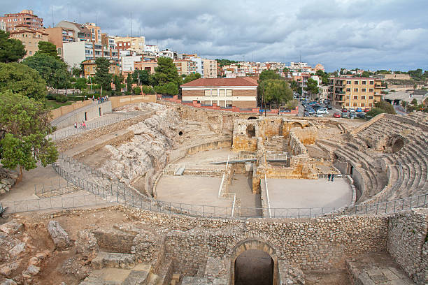 ローマ円形劇場の遺跡、タラゴナ、スペイン - archeologie ストックフォトと画像