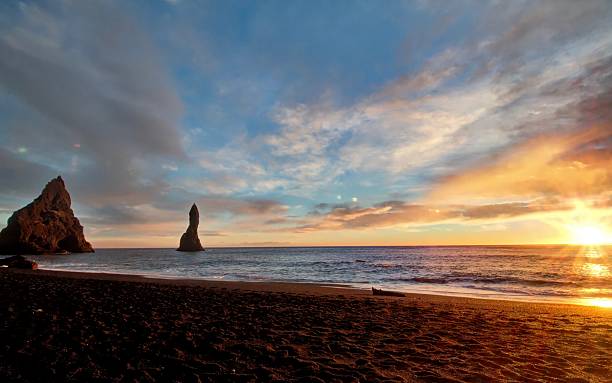 istock Sunset at Reynisfjara Beach 637337194