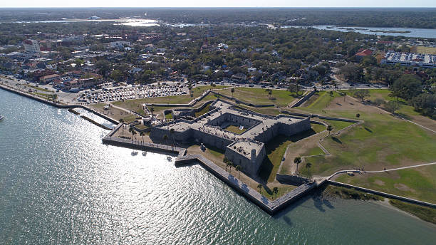 サンマルコス城塞セントアウグスティン フロリダ - st augustine florida usa fort ストックフォトと画像