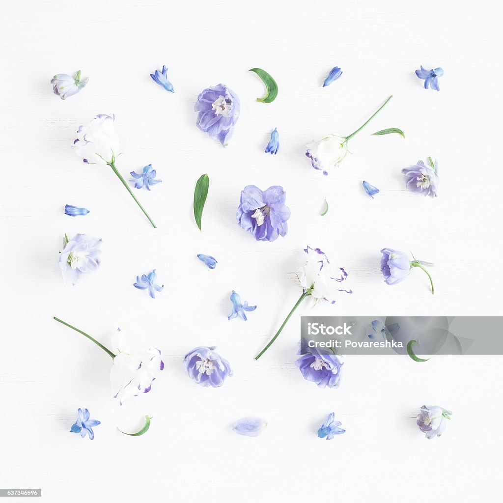 Plat lay Motif en fleurs de lilas - Photo de Fleur - Flore libre de droits