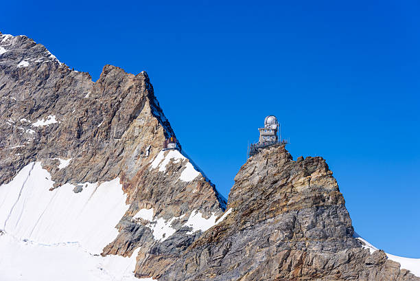 jungfraujoch - top of europe in svizzera, europa - summer bernese oberland mountain range mountain foto e immagini stock