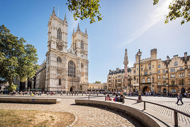 westminster abbey from broad sanctuary - inner london imagens e fotografias de stock