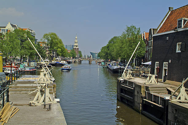 pays-bas amsterdam - montelbaan tower photos et images de collection