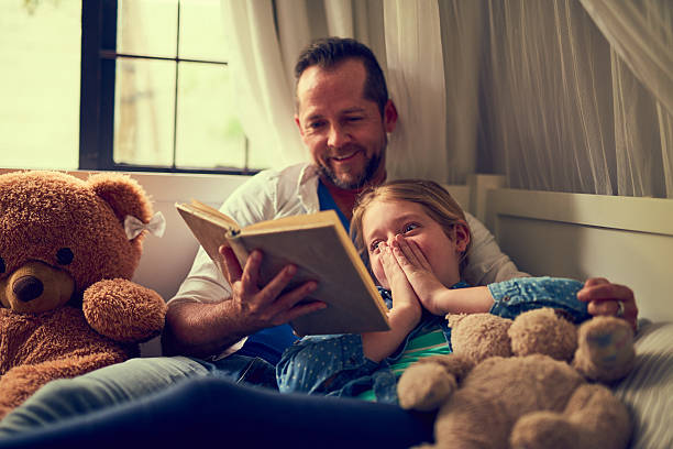 istock Engrossed in an exciting story 637443462