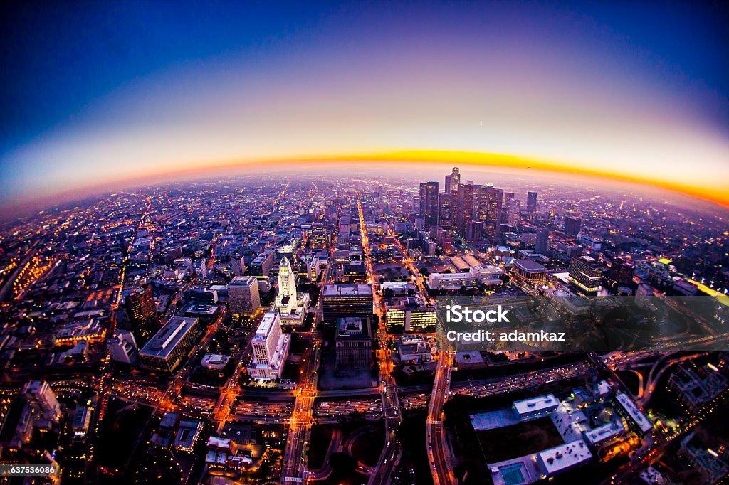 Vue aérienne de l’horizon de Los Angeles au coucher du soleil - Photo de Drone libre de droits