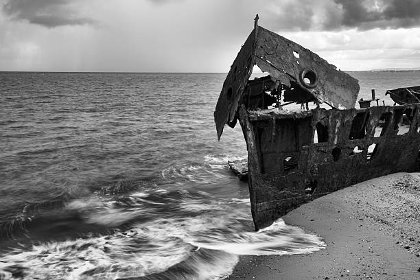 istock Black and white. Shipwrecked HMQS Gayundah 637538556