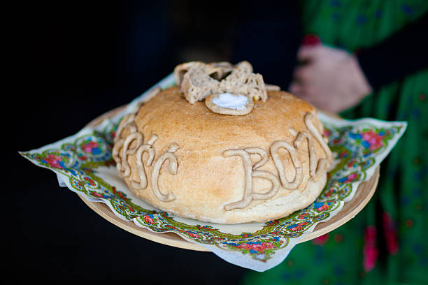 detalle tradicional del pan de boda polaco - sales meeting fotografías e imágenes de stock