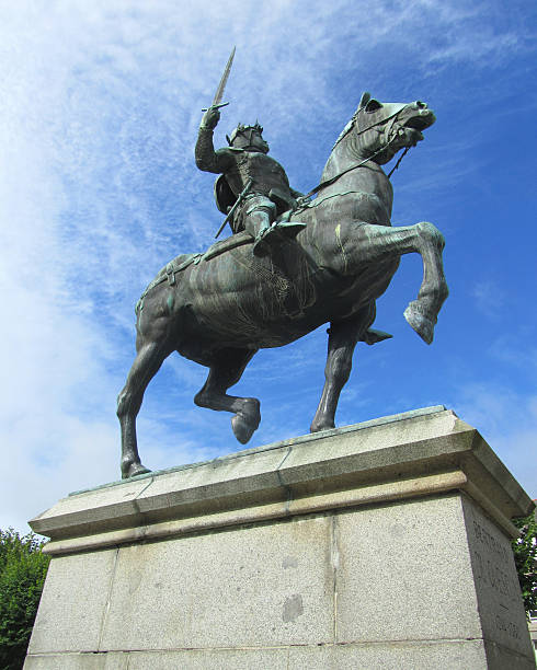 istock Bertrand du Guesclin Statue 637557102