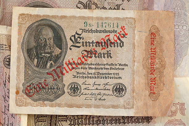 istock Deutsche Reichsmark banknote, imprint One billion marks 637561212
