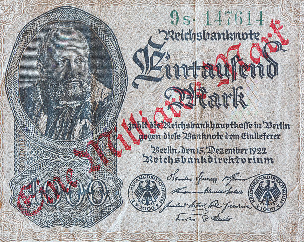 istock Deutsche Reichsmark banknote, imprint One billion marks 637563226