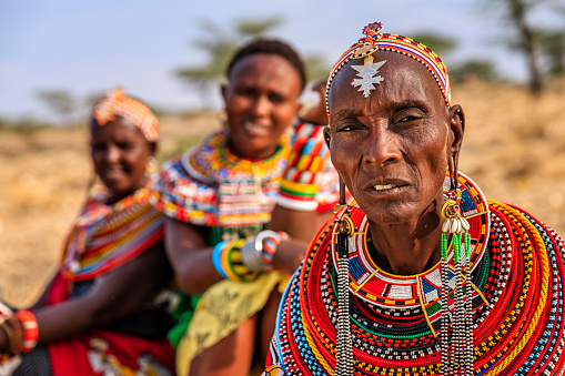 Las mujeres africanas de tribu Samburu, Kenia, África photo