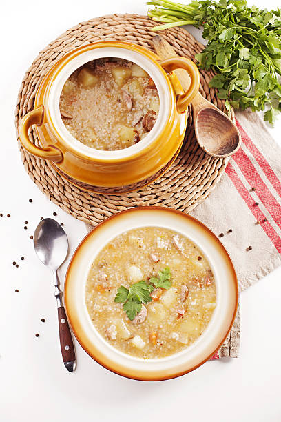 sopa de cebada polaca krupnik - vegetable barley soup fotografías e imágenes de stock