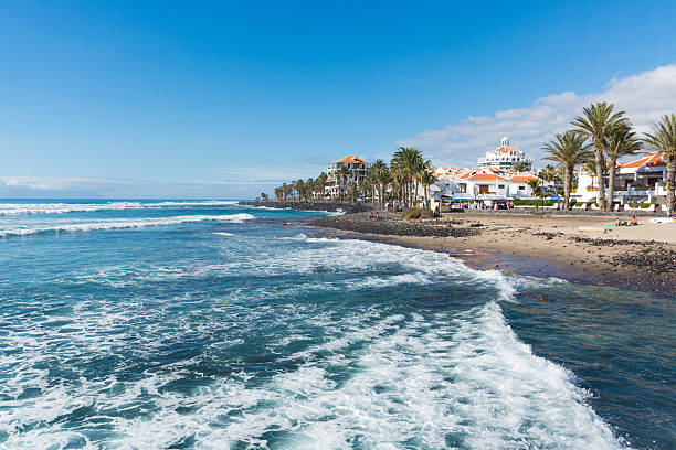 ocean coast tourist resort playa de las americas, tenerife - playa de las américas imagens e fotografias de stock