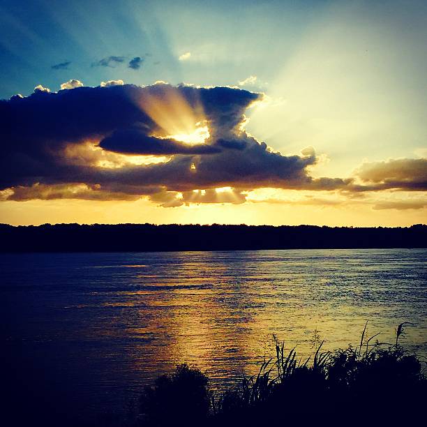 istock Sunburst over the Mississippi River 637594316