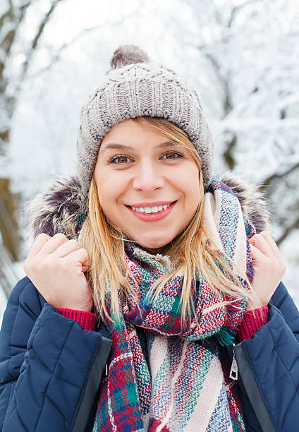 istock Pretty young girl 637615476