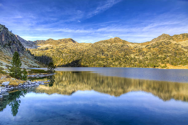 istock Lake Aubert in Neouvielle Massif 637619648