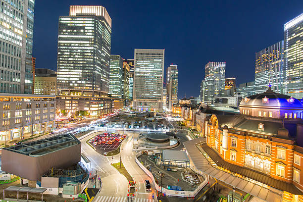 istock Night view of Tokyo station 637626056