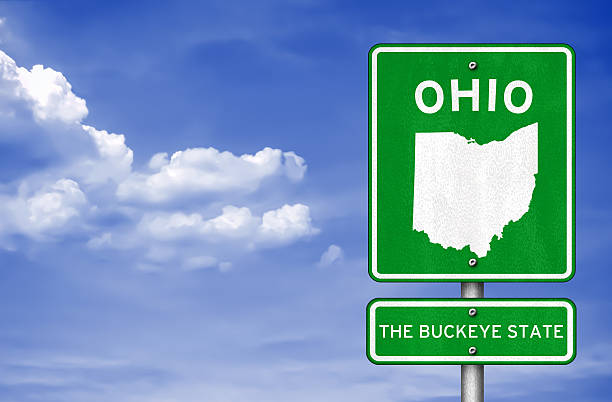 istock Ohio - Ohio Highway sign 637650060