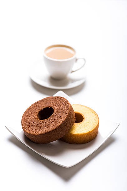 istock Japanese plain and chocolate baumkuchen with coffee 637657390