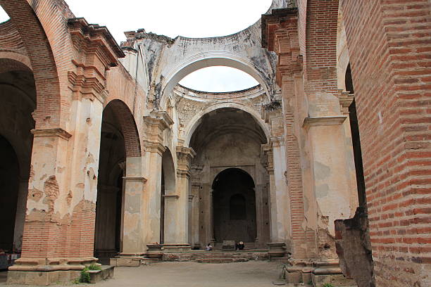 istock Cathedral in Antigua, Guatemala 637659322