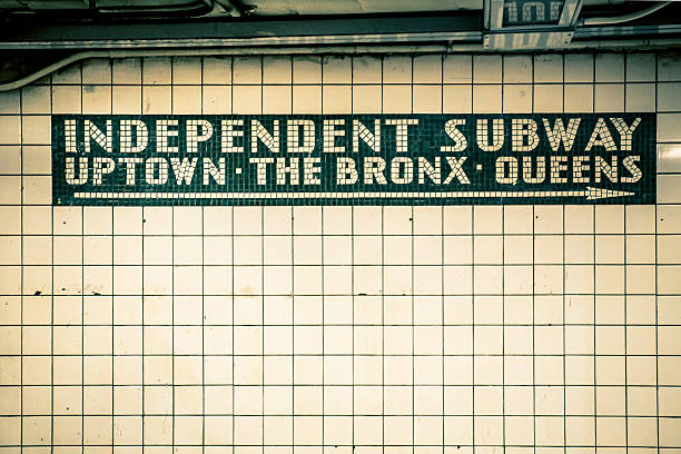 nyc 地下鉄の壁 - the bronx ストックフォトと画像