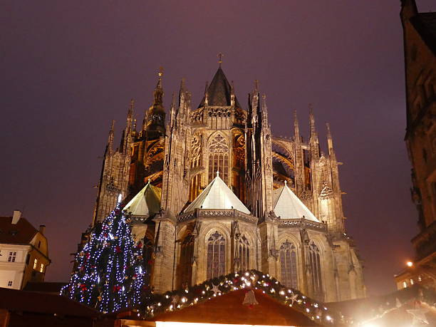 istock Christmas Night Market 637689680