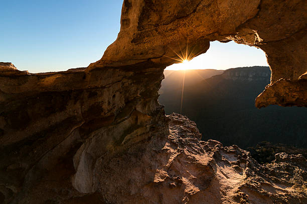 荒野の窓。 - ブルーマウンテン国立公園 写真 ストックフォトと画像