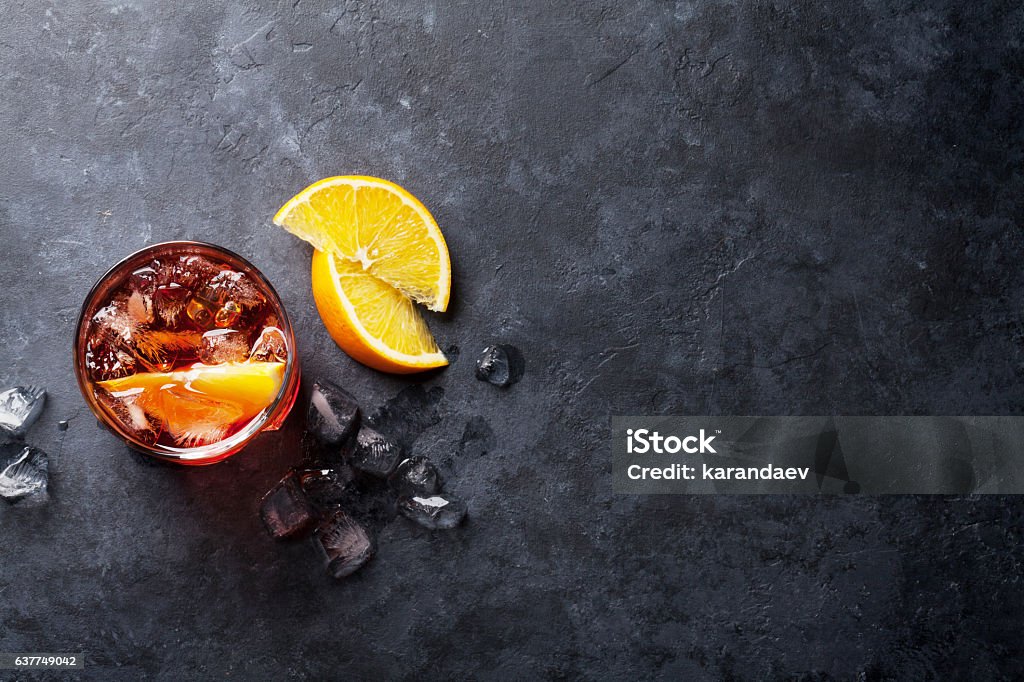 Negroni cocktail - Foto stock royalty-free di Cocktail