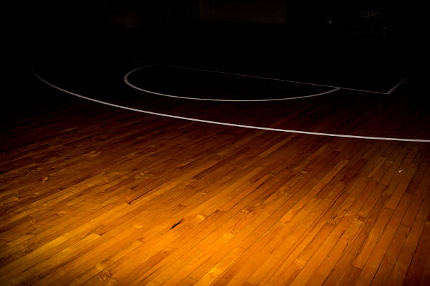 piso de madeira de basquetebol - basketball sport hardwood floor floor imagens e fotografias de stock