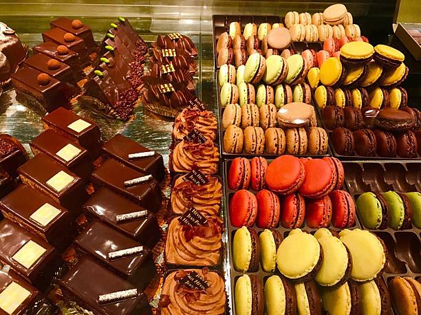 istock Showcase pastry shop 637770326