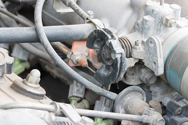 istock Maintenance of motor vehicles 637775016
