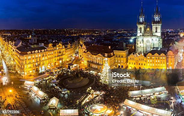 Weihnachtsmarkt In Der Nacht Auf Dem Altstädter Ring Stockfoto und mehr Bilder von Prag