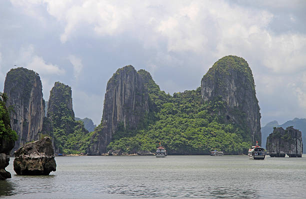 ha długa zatoka w wietnamie - halong bay vietnam bay cruise zdjęcia i obrazy z banku zdjęć