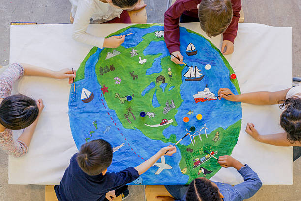 istock Painting the World Together 637831724