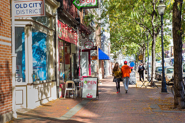 cidade velha filadélfia - philadelphia pennsylvania sidewalk street - fotografias e filmes do acervo