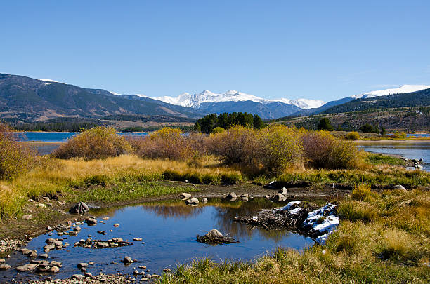 istock Lake Dillon in Autumn with Snow on the Mountains 637841916