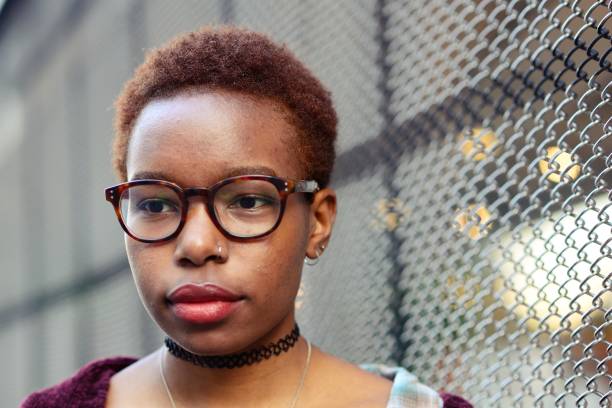 istock Young woman looking away 637896012