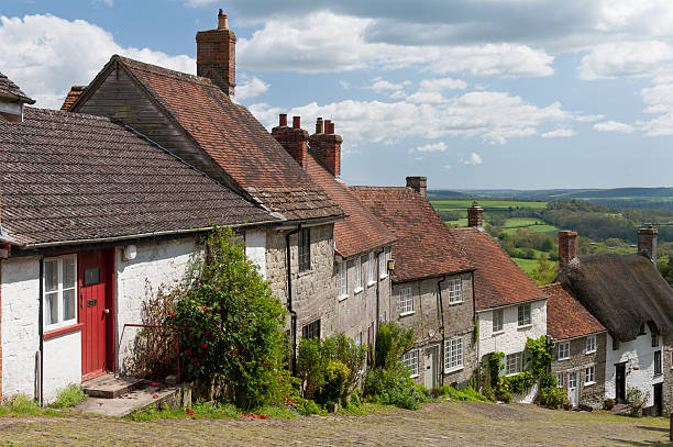 istock Gold Hill, Shaftesbury, Dorset, UK 637918370