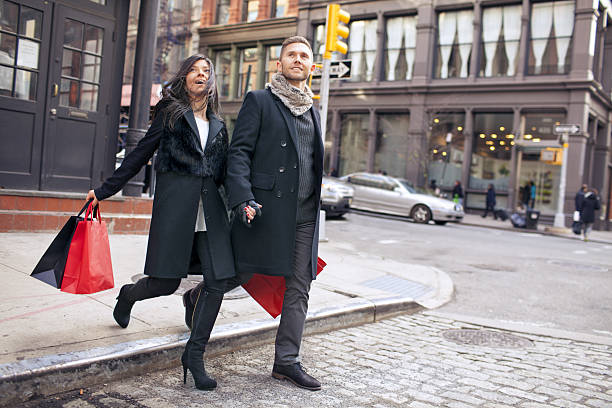istock Young couple shopping in NYC 637920254
