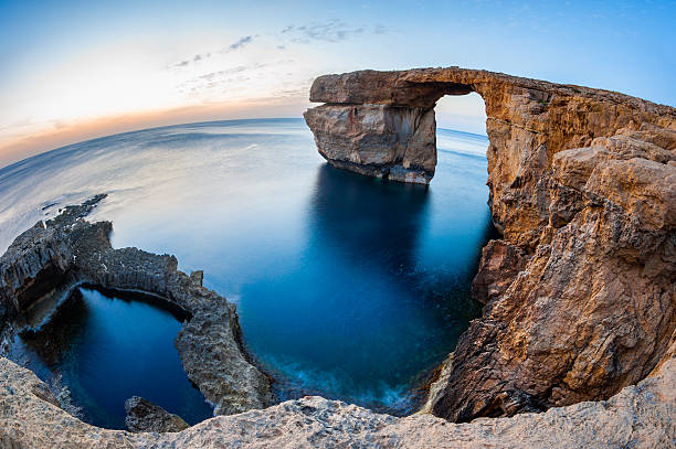 azure ventana de malta - gozo malta natural arch natural phenomenon fotografías e imágenes de stock