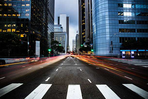 ロサンゼルスのビジーストリート - urban road ストックフォトと画像