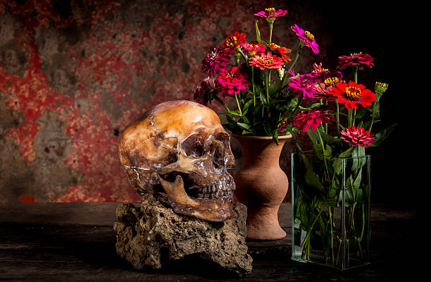 istock Still Life with a Skull and vase,earthenware 637986292