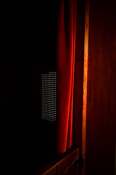 caja de la confesión - confession booth penance catholicism church fotografías e imágenes de stock