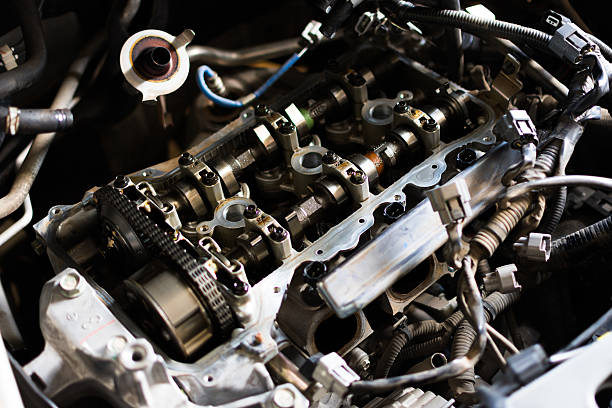 istock Car mechanic repairing an internal combustion engine. 638031262