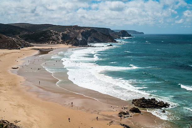 istock Portugal - Hidden beach 638067640