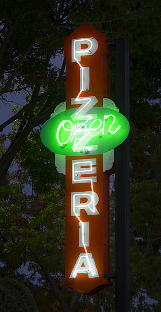istock pizzeria neon sign 638096198