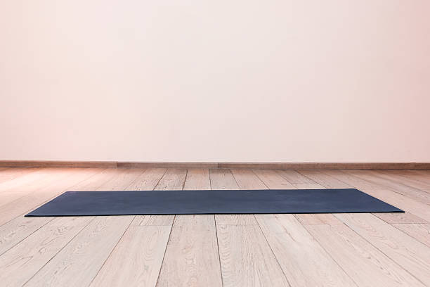 istock Gym with yoga mat interior 638105256