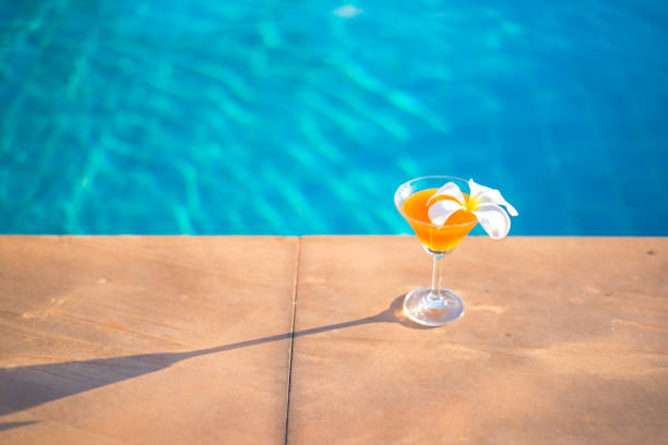 istock Tasty cocktail background swimming pool 638118712
